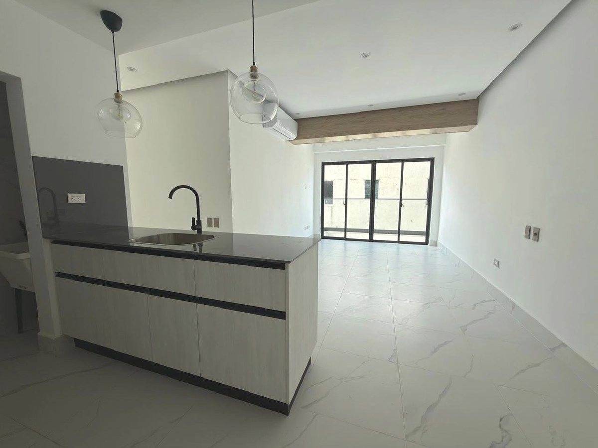 Apartamento en Alquiler Evaristo Morales 2 Hab.